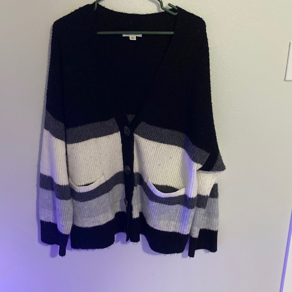 American Eagle Over Sized Cardigan